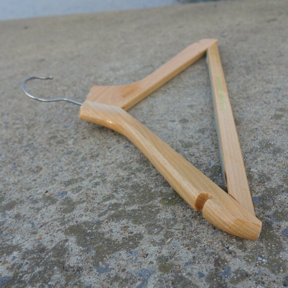 Vintage Canadian Pacific Hotels & Resorts Wood Hanger - Picture 8 of 13